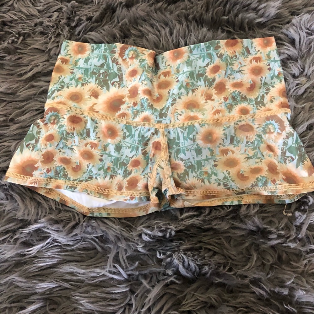 Teeki Shorts